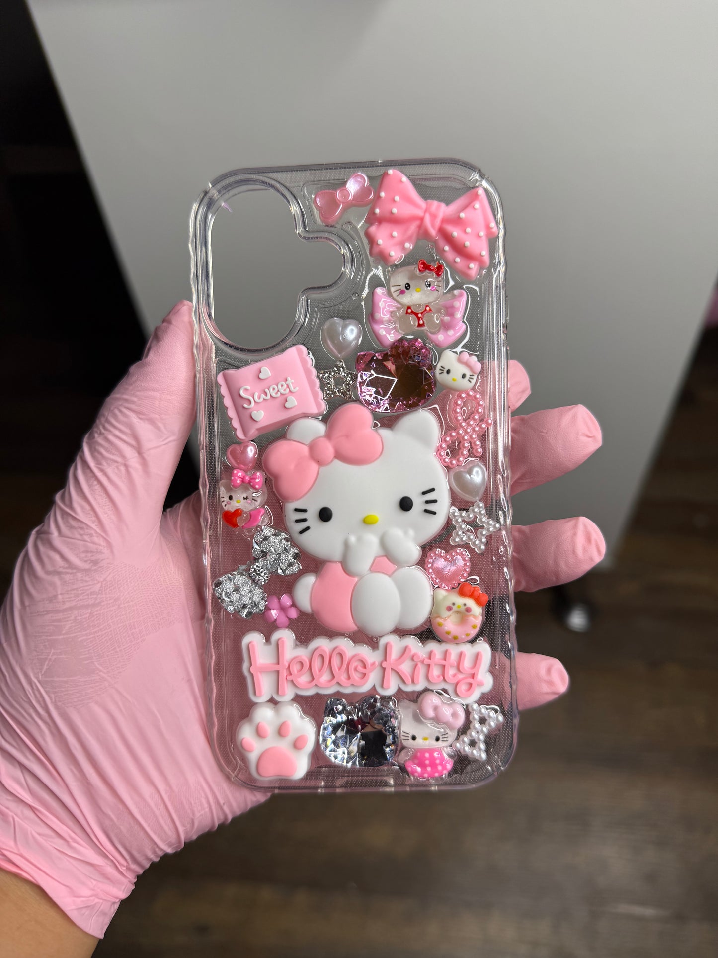 PINK HELLO KITTY JUNK CASE 🫧